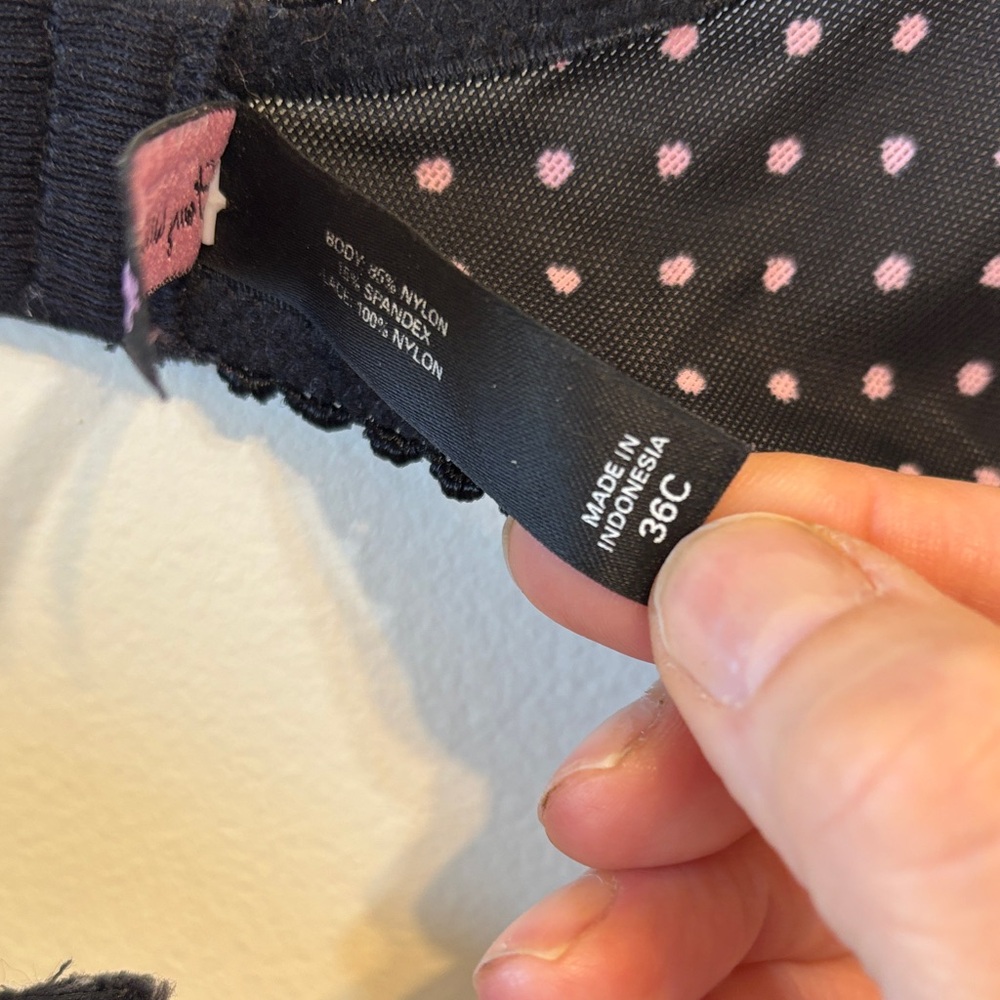 NWOT! Vintage Victoria's Secret Sexy Things Black and Pink Polka Dot Demi Bra - Picture 5 of 6